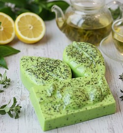 JABÓN ARTESANAL DE TÉ DE LIMÓN Y TÉ VERDE